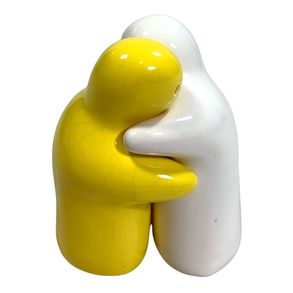 Vintage Yellow & White Ceramic Hugging Ghosts Salt and Pepper Shaker Set - Picture 2 of 7